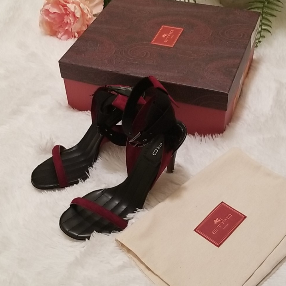ETRO Designer Genuine Italian Multicolor Buckle Red Heels Retails $950 - Picture 3 of 9